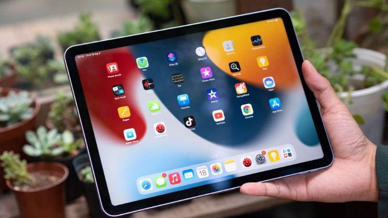 iPad là dòng máy tính bảng do Apple sản xuất và chạy trên hệ điều hành iPadOS